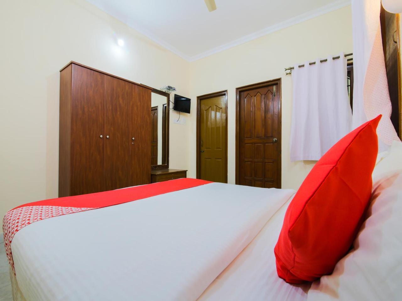 Oyo 4247 Pande Residency Hotel 3*