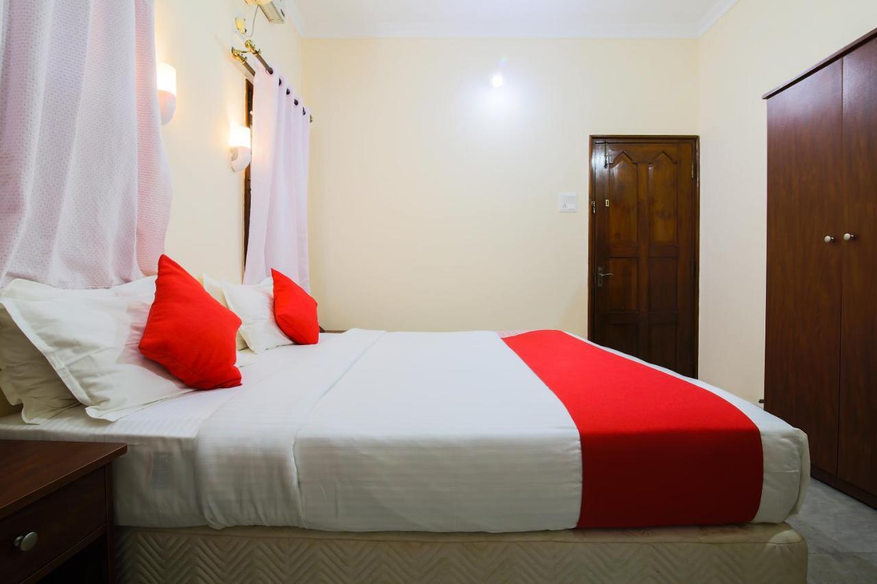 Oyo 4247 Pande Residency Hotel