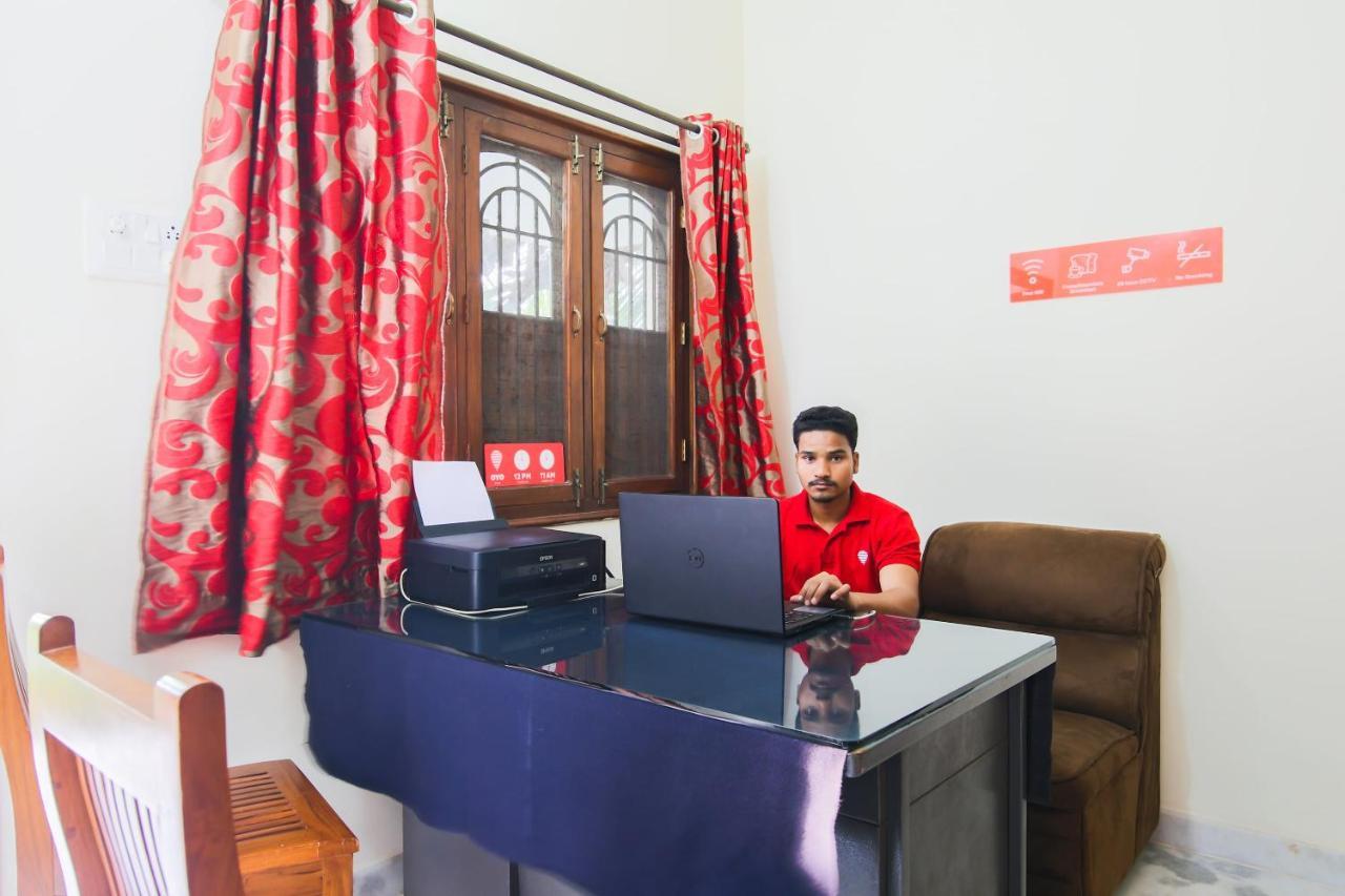 Hotel Oyo 4247 Pande Residency Patnem Beach