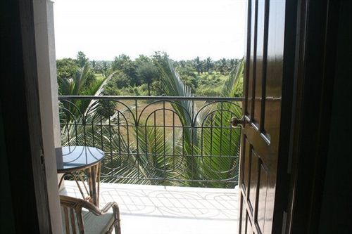 Oyo 4247 Pande Residency Hotel 3*