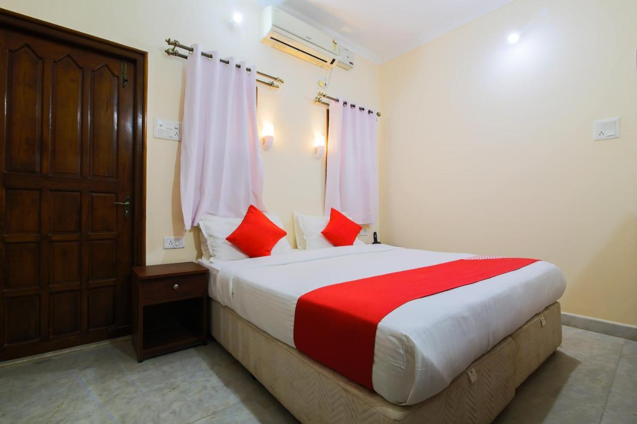 Hotel Oyo 4247 Pande Residency Patnem Beach